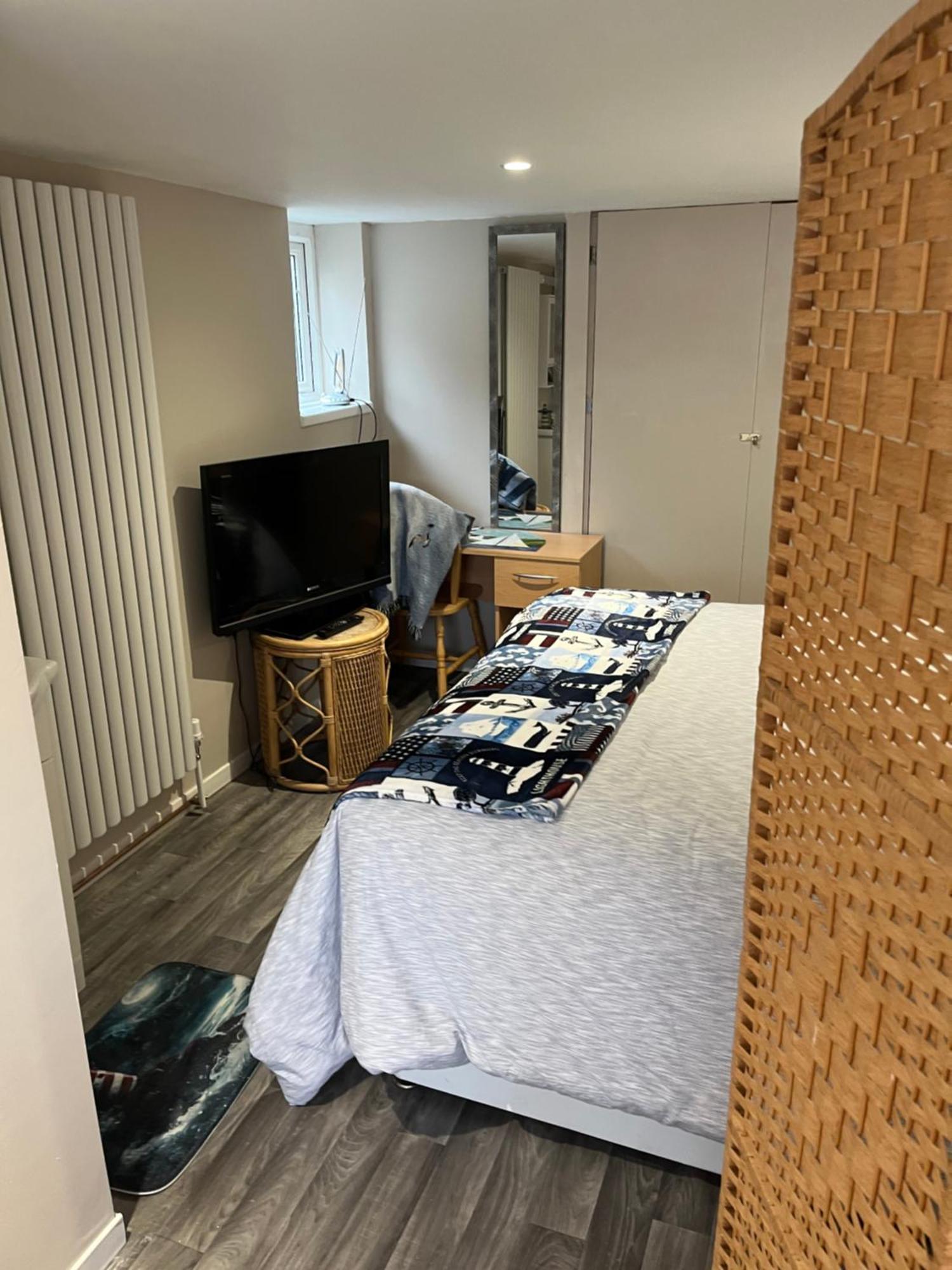 Cove Cott Guest Accommodation Warsash Екстериор снимка